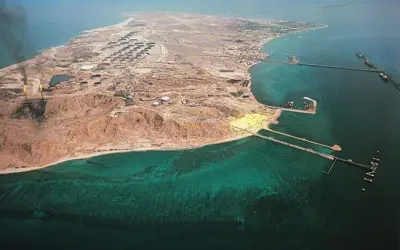 جزيرة خرج الإيرانية: قصة الجوهرة النفطية التي قد يحتلها ترامب