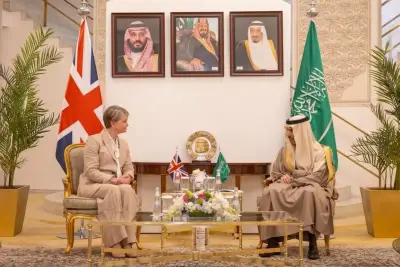 وزير الخارجية السعودي يستقبل نظيره البريطاني في الرياض لمناقشة العلاقات الثنائية والأوضاع الإقليمية