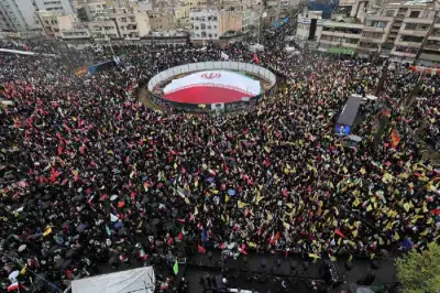 لاريجاني يتحدى التحذيرات الإسرائيلية ويشارك في مسيرة القدس بطهران رغم التفجيرات