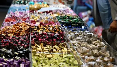 حركة شرائية نشطة في محال الحلويات والشوكولاتة مع اقتراب عيد الفطر في مكة المكرمة