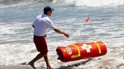 برشلونة يحافظ على الصدارة بفوز عريض على إشبيلية بقيادة رافينيا الهاتريك