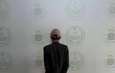 شرطة عسير تضبط مقيمًا يمنيًا يمارس التسول وتؤكد استمرار حملات المكافحة