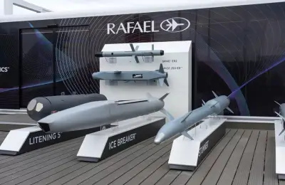 الجيش الإيراني يعلن استهداف منشآت عسكرية تابعة لشركتين إسرائيليتين