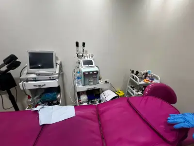 إغلاق عيادة تجميل بالقاهرة بسبب انتحال صفة طبيب وتشغيل بدون ترخيص