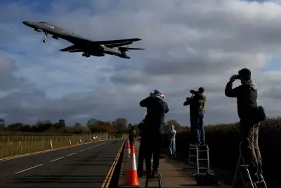 بريطانيا تمنح أمريكا ضوءاً أخضر لاستخدام قواعدها لضرب مواقع صواريخ إيرانية في مضيق هرمز