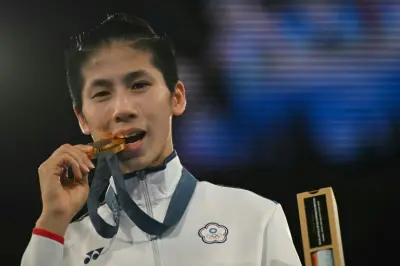 سماح وورلد بوكسينغ للملاكمة التايوانية لين يو تينغ بالعودة للمنافسة بعد إثبات أنوثتها