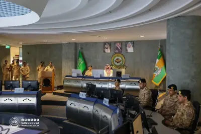 وزير الحرس الوطني يثمن الدور البطولي للقادة في حماية المملكة ومواقعها المقدسة
