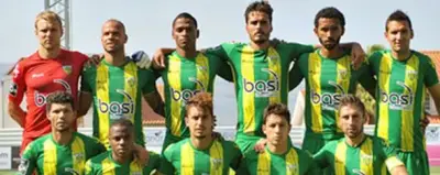 مشاجرة عنيفة في الدوري البرتغالي: مدرب تونديلا يضرب رئيس النادي والشرطة تتدخل لفض النزاع