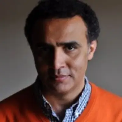 العنيد: بين الإصرار المزيف والكارثة في الحياة العامة والسياسية