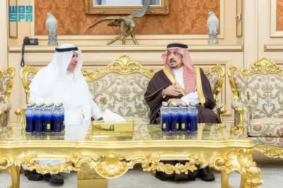 أمير الرياض يقدم التعازي في وفاة الأمير محمد بن بندر بن محمد بن سعود الكبير