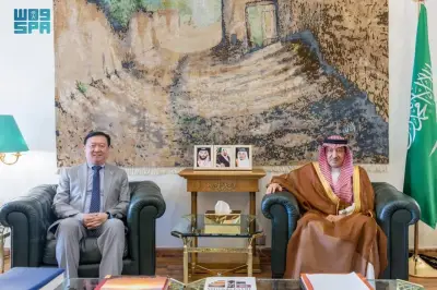 السعودية والصين تبحثان التطورات الإقليمية وتعزيز العلاقات الثنائية