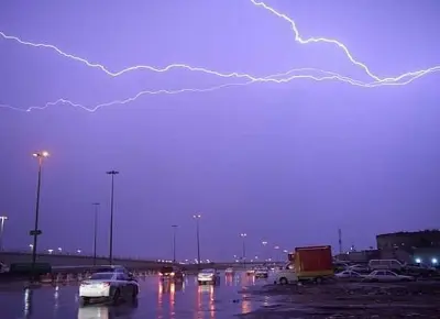 تحذير رسمي من تطبيقات الطقس المشبوهة وتوضيح بشأن الأعاصير في المملكة