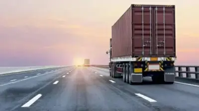 الهيئة العامة للنقل تتيح التعاقد المؤقت لنقل البضائع للغير لتعزيز كفاءة الأسطول