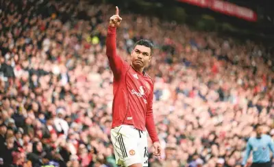 عروض سعودية وأوروبية وأمريكية تتنافس على تعاقد كاسيميرو بعد مغادرته مانشستر يونايتد