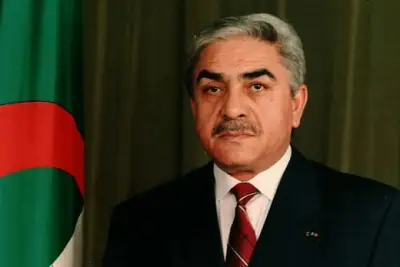 الجزائر تودع رئيسها الأسبق اليامين زروال بعد صراع مع المرض