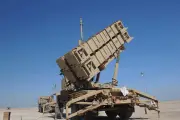 الإمارات تدمر 12 صاروخاً باليستياً وتصد 17 طائرة مسيرة إيرانية في هجوم جديد