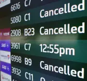 28 مليون رحلة جوية مهددة حتى 2026 تعيد رسم خريطة السفر بالشرق الأوسط