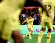 العمري ينهي سلسلة النصر الدفاعية بتسجيله في مرماه خلال فوز الفيحاء