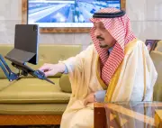 أمير الرياض ونائبه يشرفان على استضافة المواطنين الخليجيين العالقين في المطارات