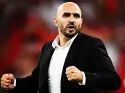 وداعاً وليد الركراكي.. مدرب أسود الأطلس يغادر المنتخب المغربي بعد مسيرة تاريخية