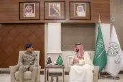 وزير الدفاع السعودي يبحث مع نظيره الباكستاني الاعتداءات الإيرانية ويدعو طهران للحكمة