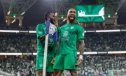 الأهلي يتصدر الدوري السعودي بفوز دراماتيكي على الاتحاد في ديربي جدة