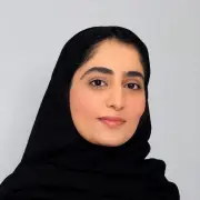 سجال الترجمتين: براعة الإنسان أمام الذكاء الاصطناعي في نقل جماليات العربية