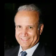 تنصيب خامنئي الثاني: حكم وراثي جديد في إيران وسط أزمات النظام الديني