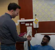 الهلال يواجه أزمة دفاعية بعد عمليتين جراحيتين في توقيت حرج للموسم