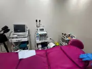 إغلاق عيادة تجميل بالقاهرة بسبب انتحال صفة طبيب وتشغيل بدون ترخيص