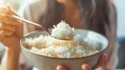 الأرز الأبيض وزيادة الوزن: دراسة تكشف العلاقة وتقدم نصائح غذائية