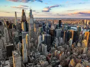 تحليل صحفي: هل أسعار النفط المرتفعة تهدد مستقبل ترامب السياسي؟