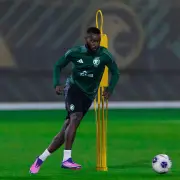 رينارد يستبعد حسان التمبكتي من معسكر الأخضر في جدة بعد تقييم طبي يثبت عدم جاهزيته