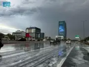 أمطار متفرقة تهطل على محافظة جدة والمراكز التابعة لها اليوم