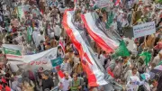 تظاهرات حاشدة في تعز ضد التدخل الإيراني ودعم أمريكي لتعزيز الأمن اليمني