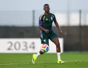 رينارد يضم السويلم إلى معسكر المنتخب الوطني (B) في جدة ضمن استعدادات كأس العالم 2026