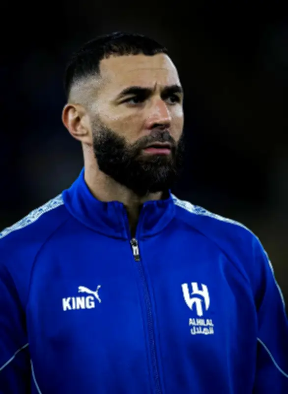 كريم بنزيما يعبر عن خيبة أمله بعد خروج الهلال من دوري أبطال آسيا ويشكر الجماهير