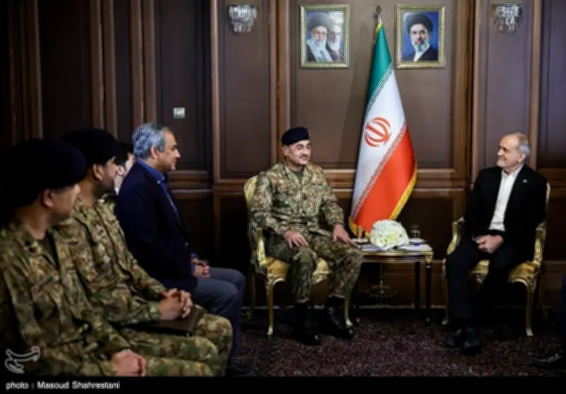قائد الجيش الباكستاني يختتم زيارة رسمية لطهران وسط وساطة بين إيران والولايات المتحدة