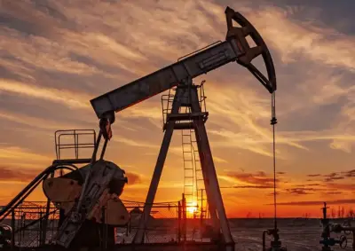 ارتفاع أسعار النفط 3% مع مخاوف إغلاق مضيق هرمز