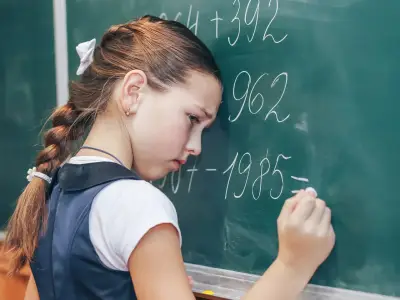 صدمة تربوية.. تراجع الفتيات في الرياضيات بعد 30 عاماً من التفوق