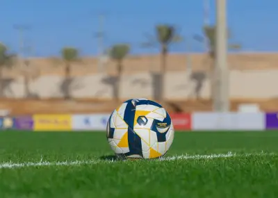 انطلاق الجولة 32 من دوري يلو: صراع الصعود والبقاء يشتد