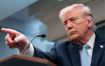 ترمب: تلقيت اتصالات لإبرام صفقة مع إيران بعد عبور 34 سفينة مضيق هرمز