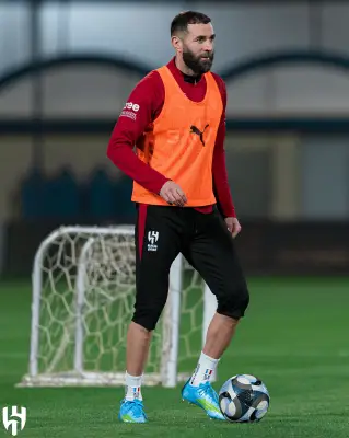 الهلال يعلن عن إصابات 5 لاعبين قبل العودة للدوري.. سالم الدوسري ومراد هوساوي وكريم بنزيما في العيادة الطبية
