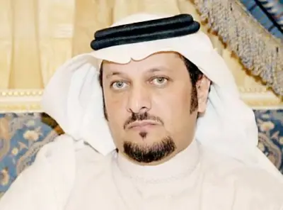 نايف الجهني يطرح حزمة فلسفية جديدة: من كارما الحب إلى الوجود في حبة رمل