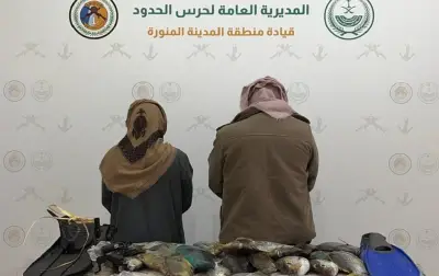 حرس الحدود في ينبع يضبط مواطنين يمارسان الصيد غير المشروع ويخالفان قواعد السلامة البحرية