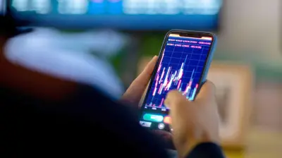 كيف جنى متداولون أرباحاً بالملايين قبل تصريحات ترامب؟ تحليل مفصل لبيانات السوق