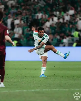 جالينو يكشف سر هدفه الآسيوي: هتافات الجماهير غيرت قراري في اللحظة الحاسمة