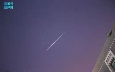 ذروة زخة شهب القيثارة تزين سماء السعودية ليلة الأربعاء