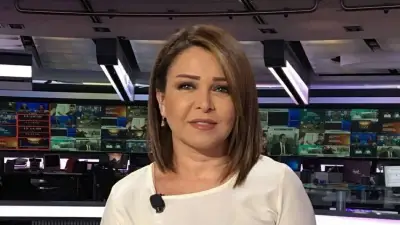 ميسون عزام تودع قناة العربية بعد مسيرة إعلامية حافلة.. وضحكتها تتحول إلى ميمز خالد