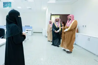وزير العدل يطلع على سير العمل في محاكم جدة خلال جولة تفقدية شاملة